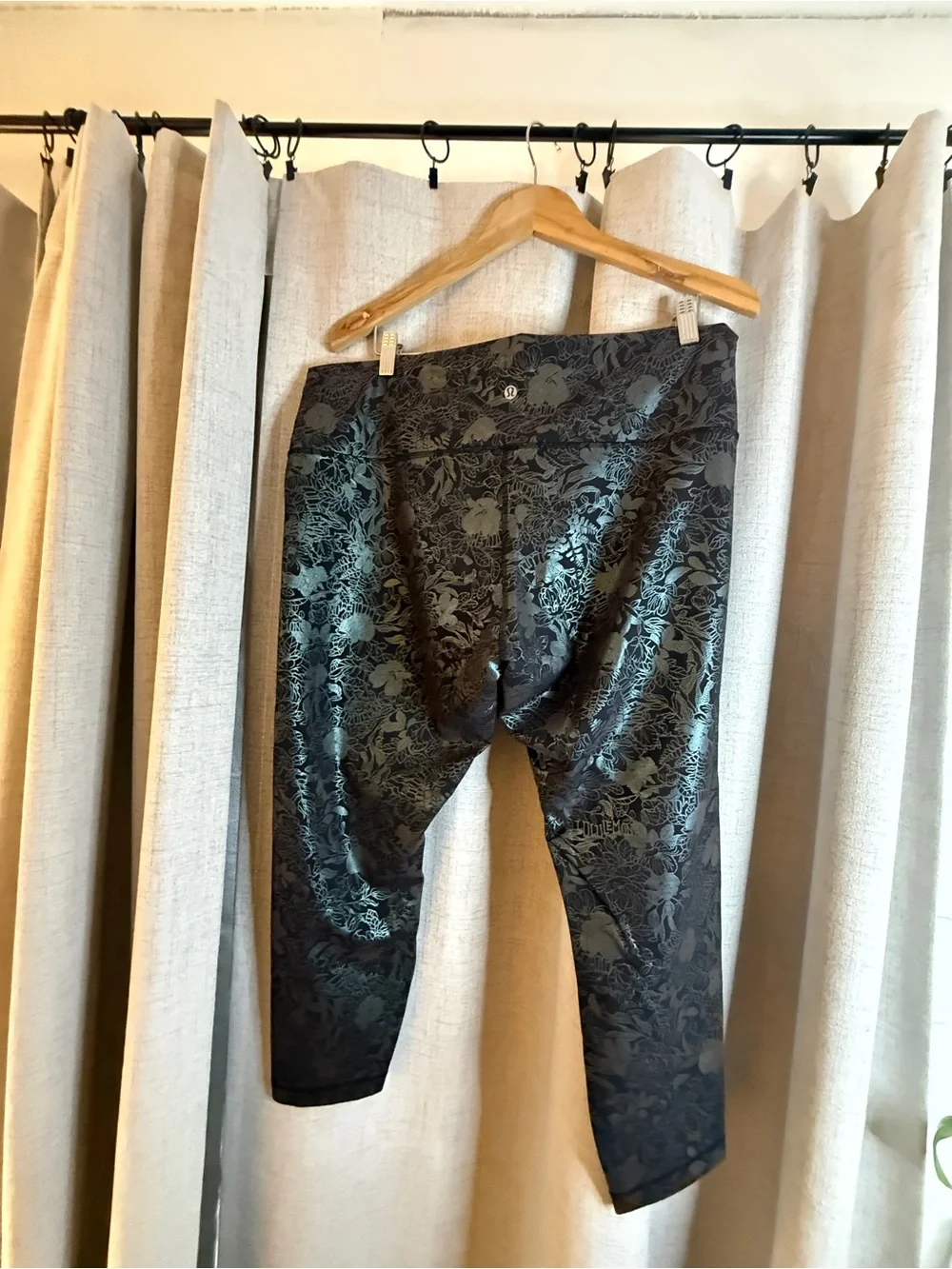 lululemon athletica Black Floral Jacquard Leggings